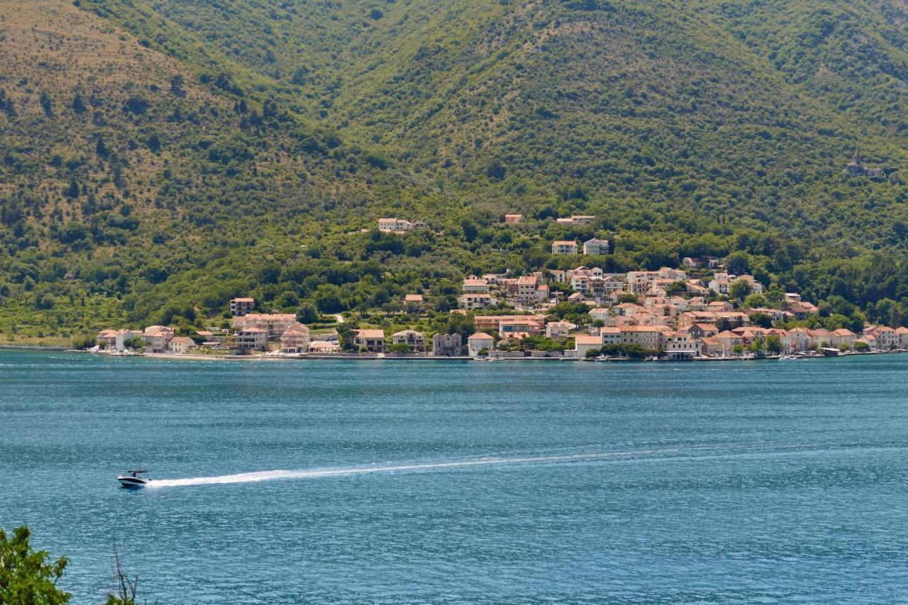 Iva'S Sea View Balcony Apartment Kotor Exterior photo