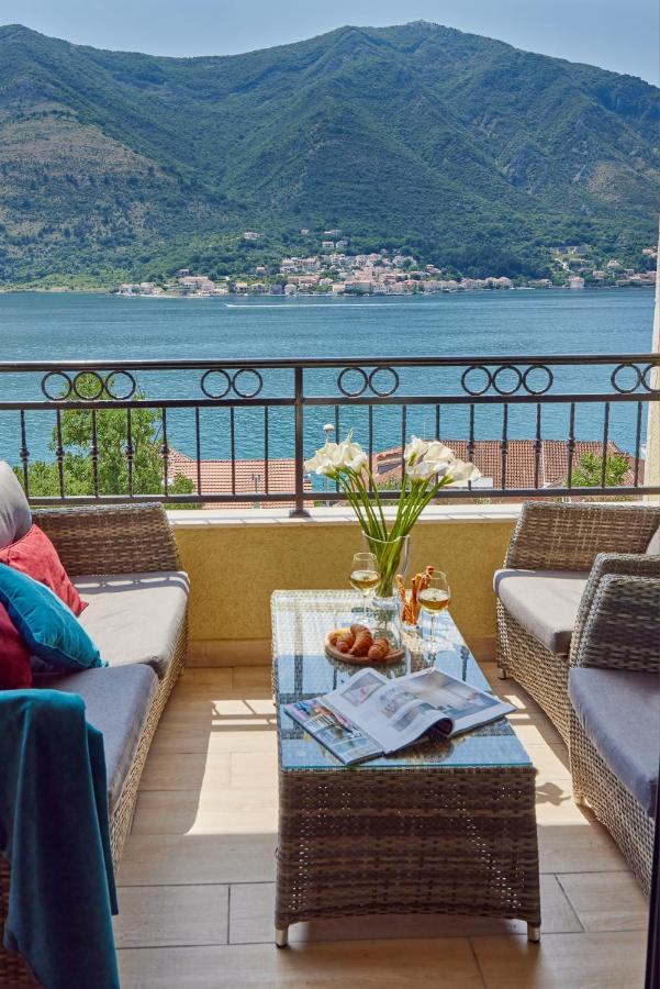 Iva'S Sea View Balcony Apartment Kotor Exterior photo